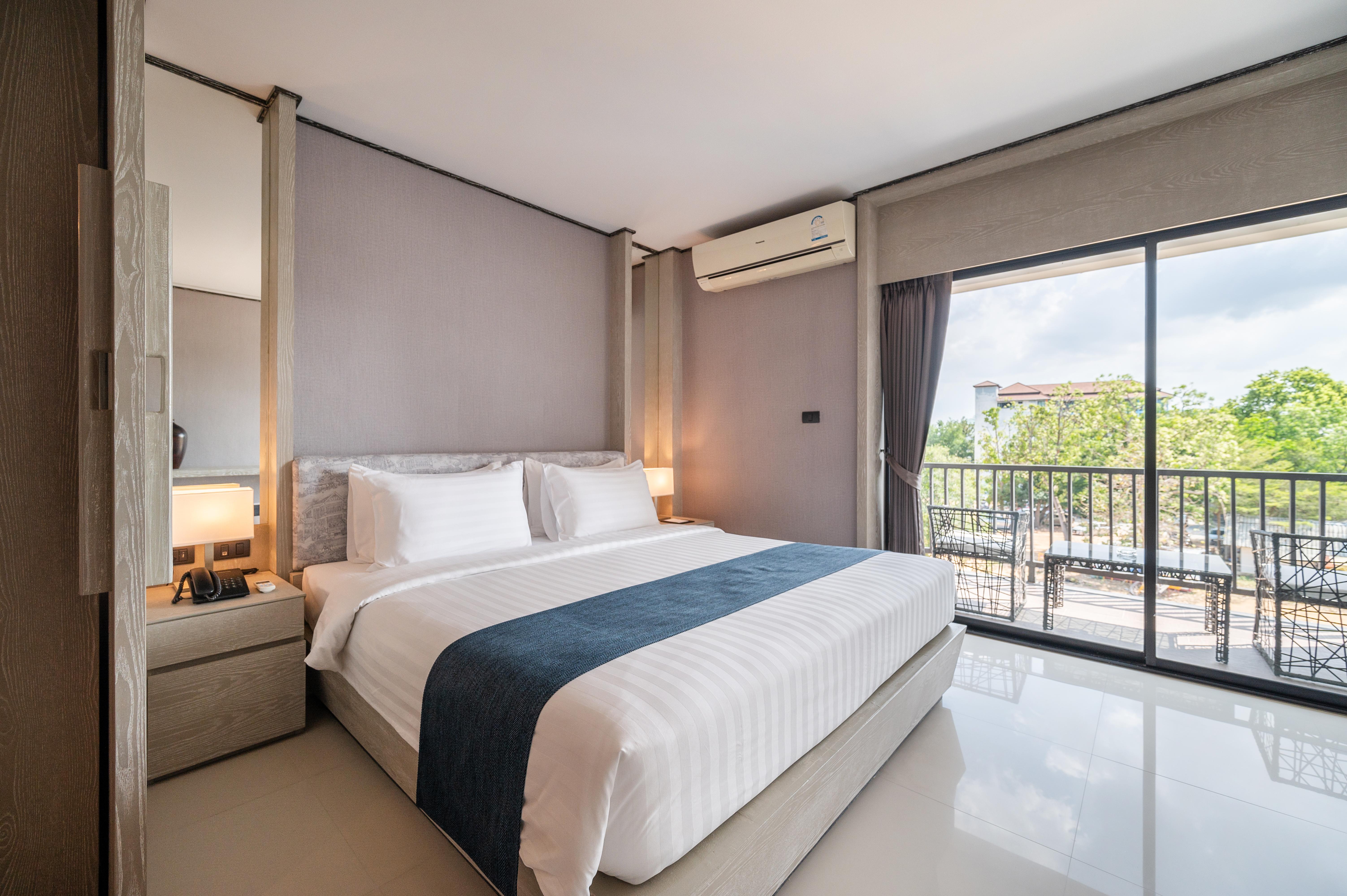 Manhattan Pattaya Hotel - Sha Extra Plus Екстериор снимка